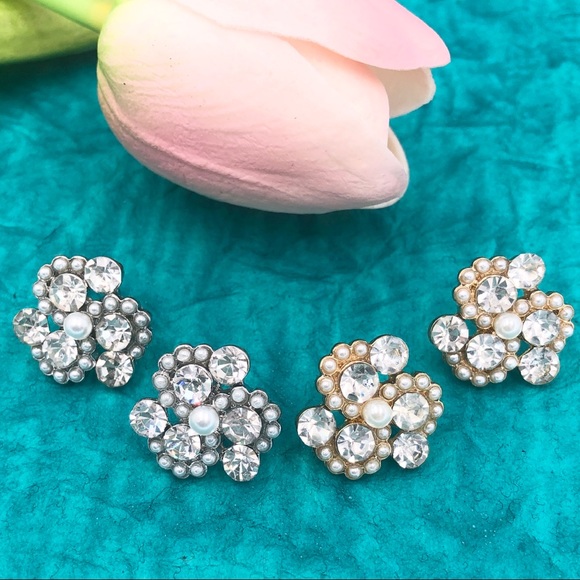🍀 Pinwheel Pearl Rhinestone Stud Earrings - Picture 1 of 3